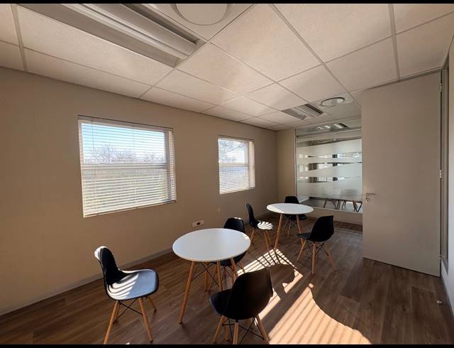 183M² OFFICE FOR SALE IN BROADACRES